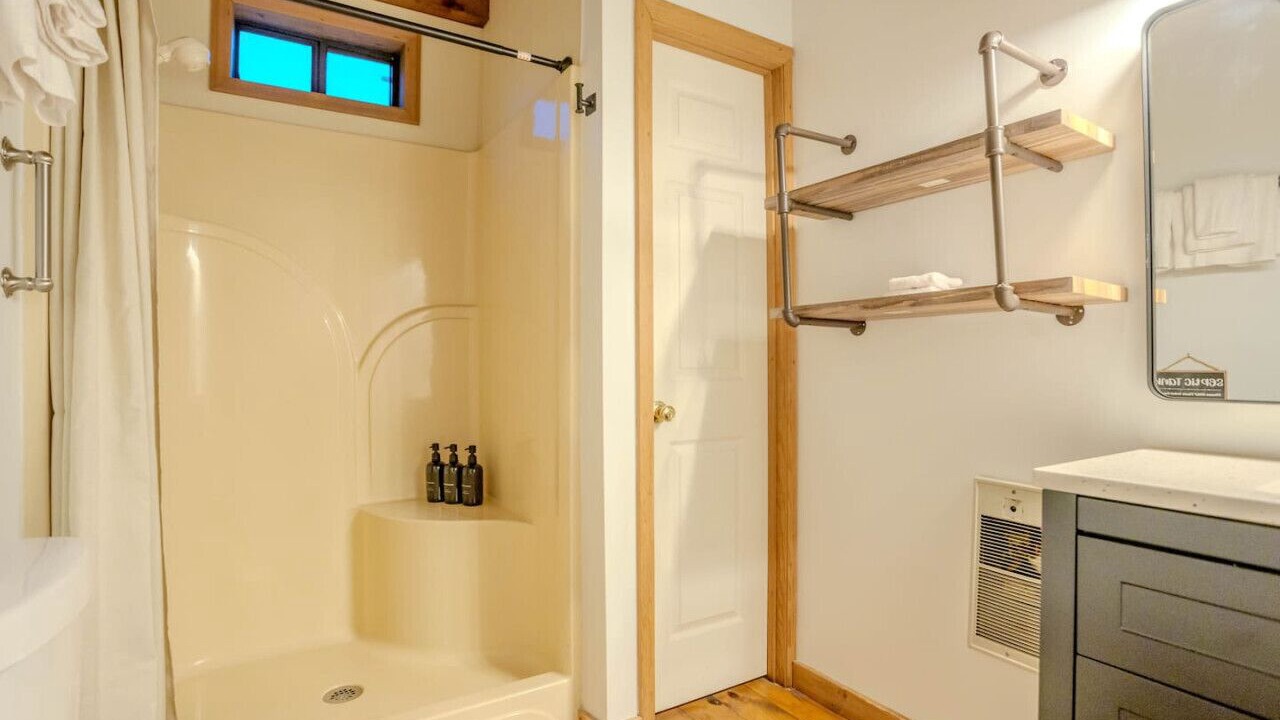 Photo of Bathroom in Blairsville