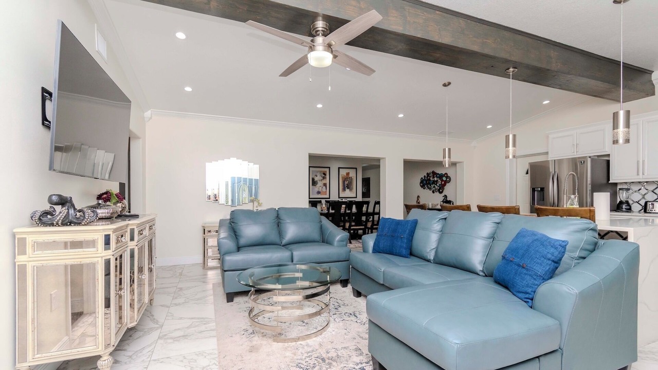 Photo of Livingroom in Bayshore Gardens
