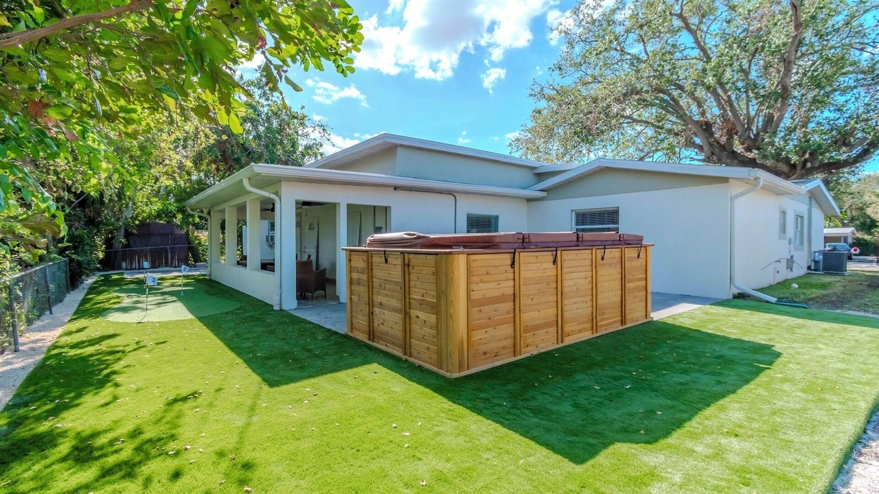 Photo of Outdoor in Bayshore Gardens