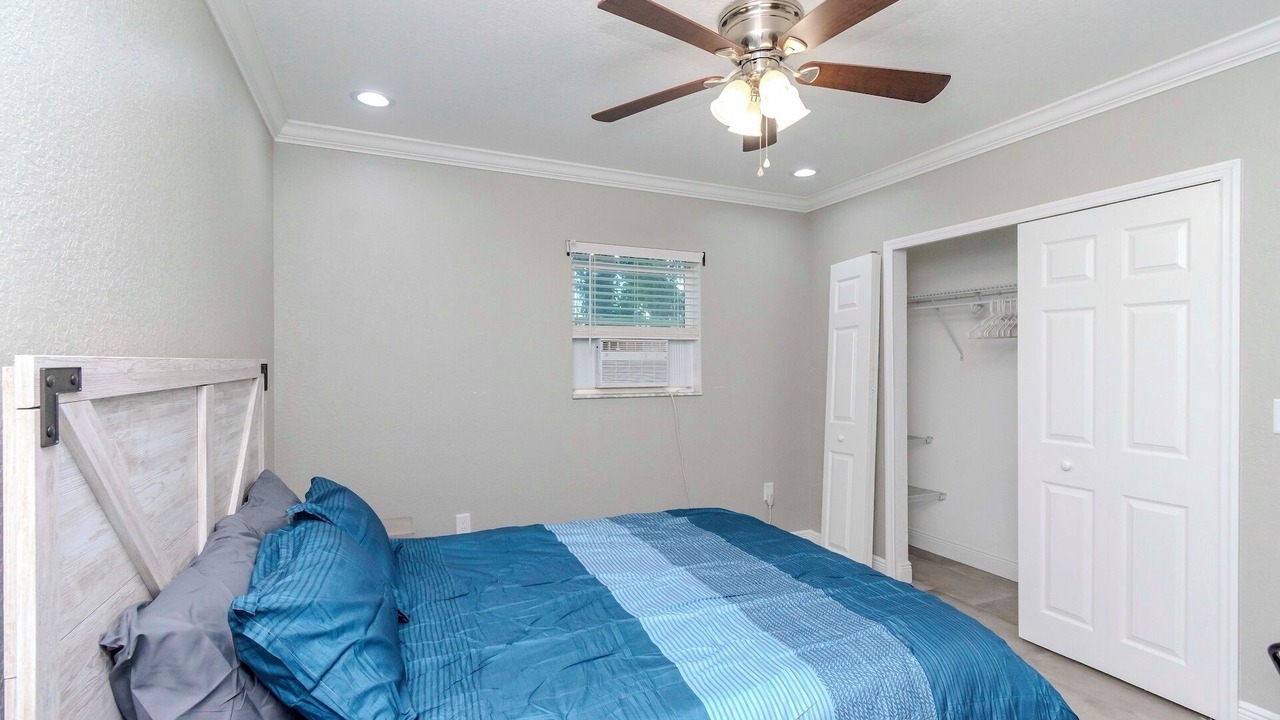 Photo of Bedroom in Bayshore Gardens