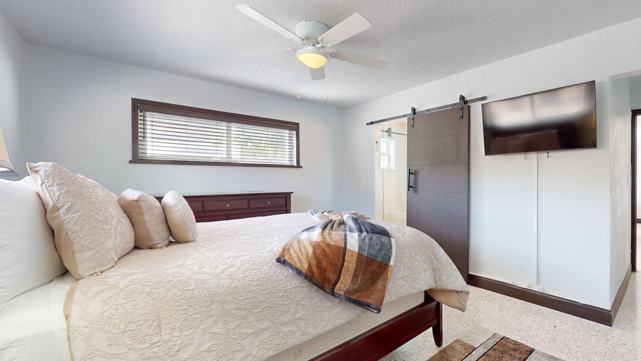 Photo of Bedroom in Riviera Beach