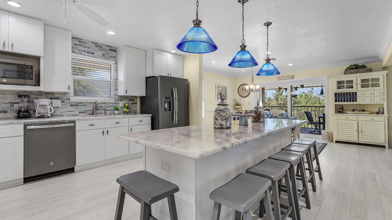 Photo of Kitchen in Mid Island