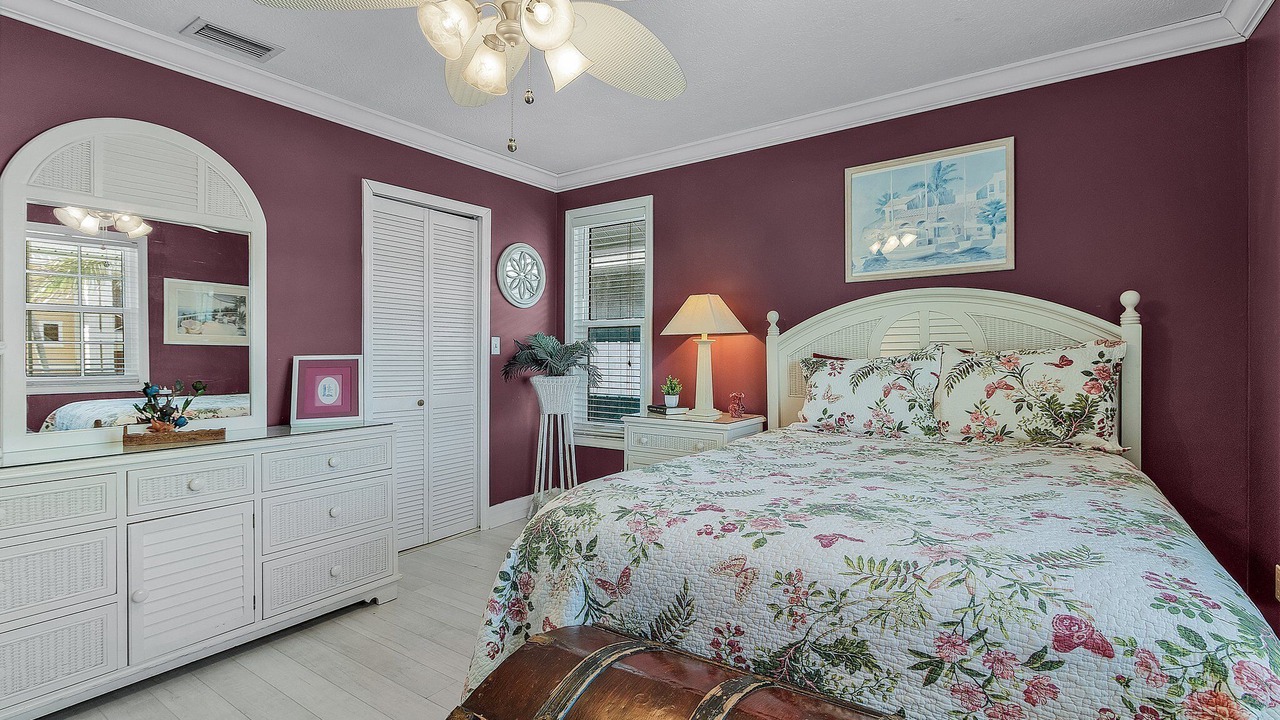 Photo of Bedroom in Mid Island