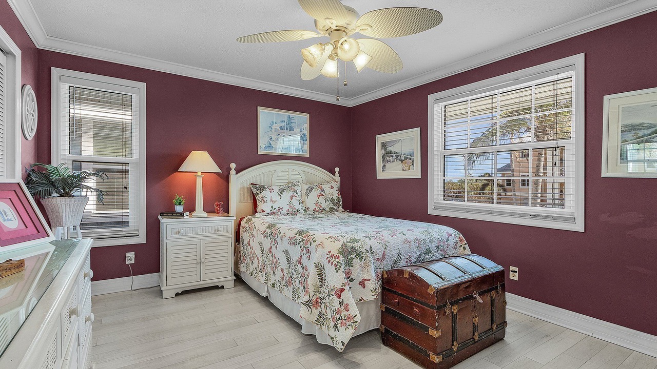 Photo of Bedroom in Mid Island