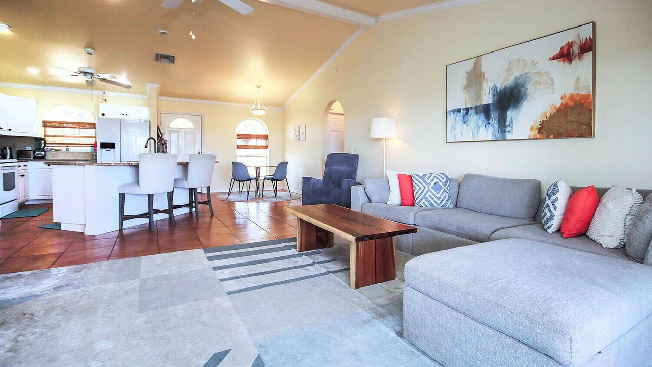 Photo of Livingroom in East Rocks