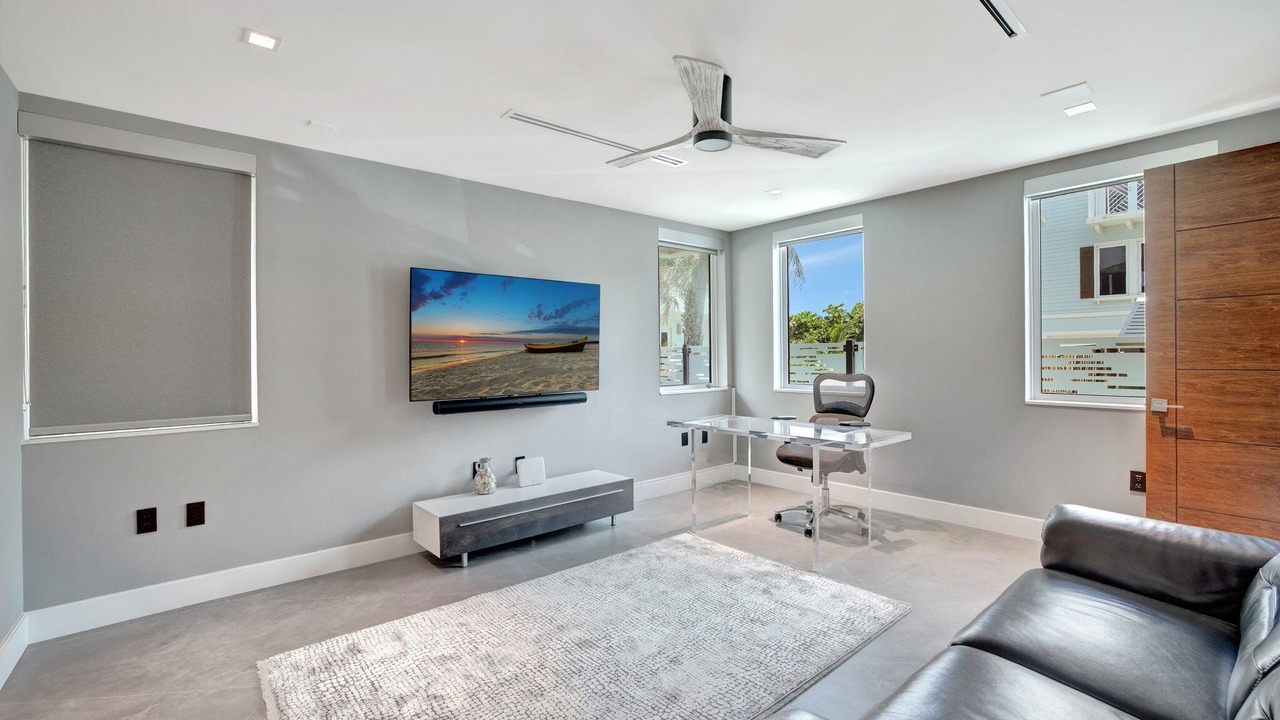 Photo of Livingroom in North Beach