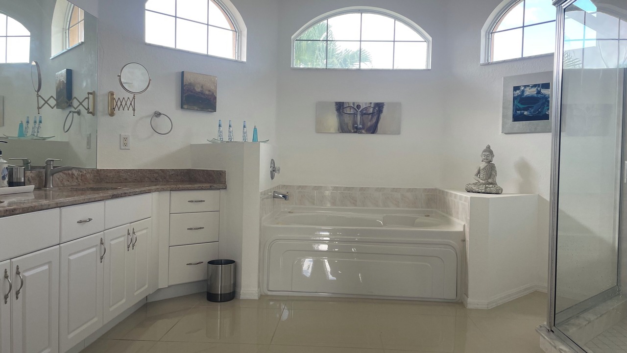Photo of Bathroom in Joel