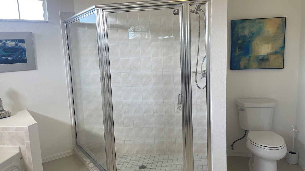 Photo of Bathroom in Joel