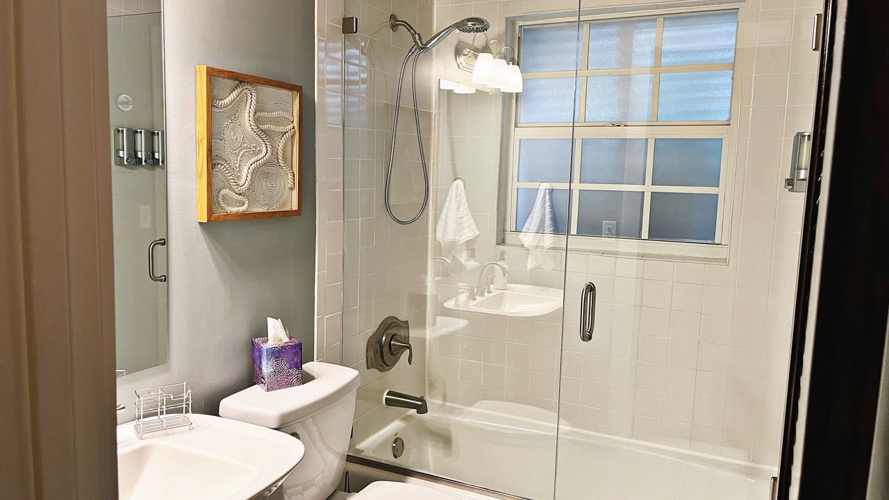 Photo of Bathroom in Venice Gardens