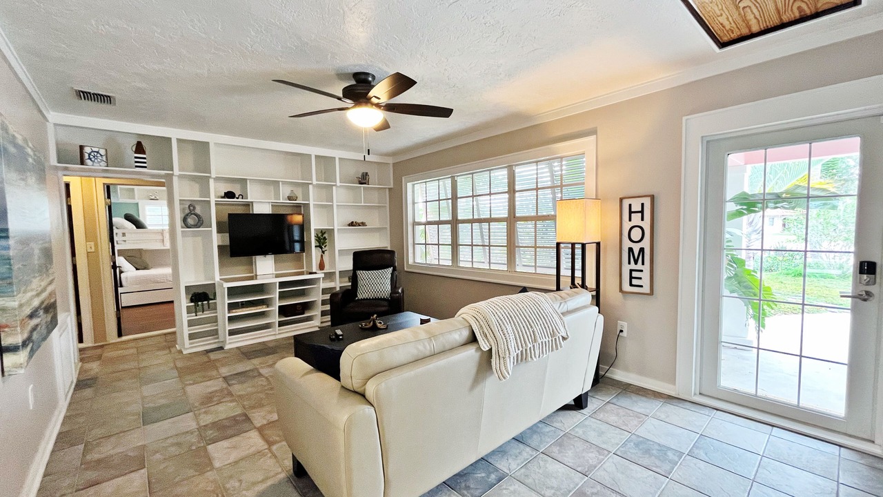 Photo of Bedroom in Venice Gardens