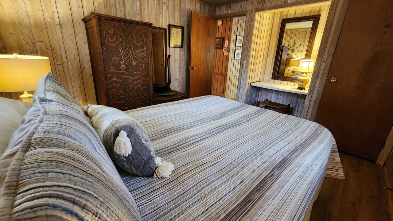 Photo of Bedroom in Pine Mountain