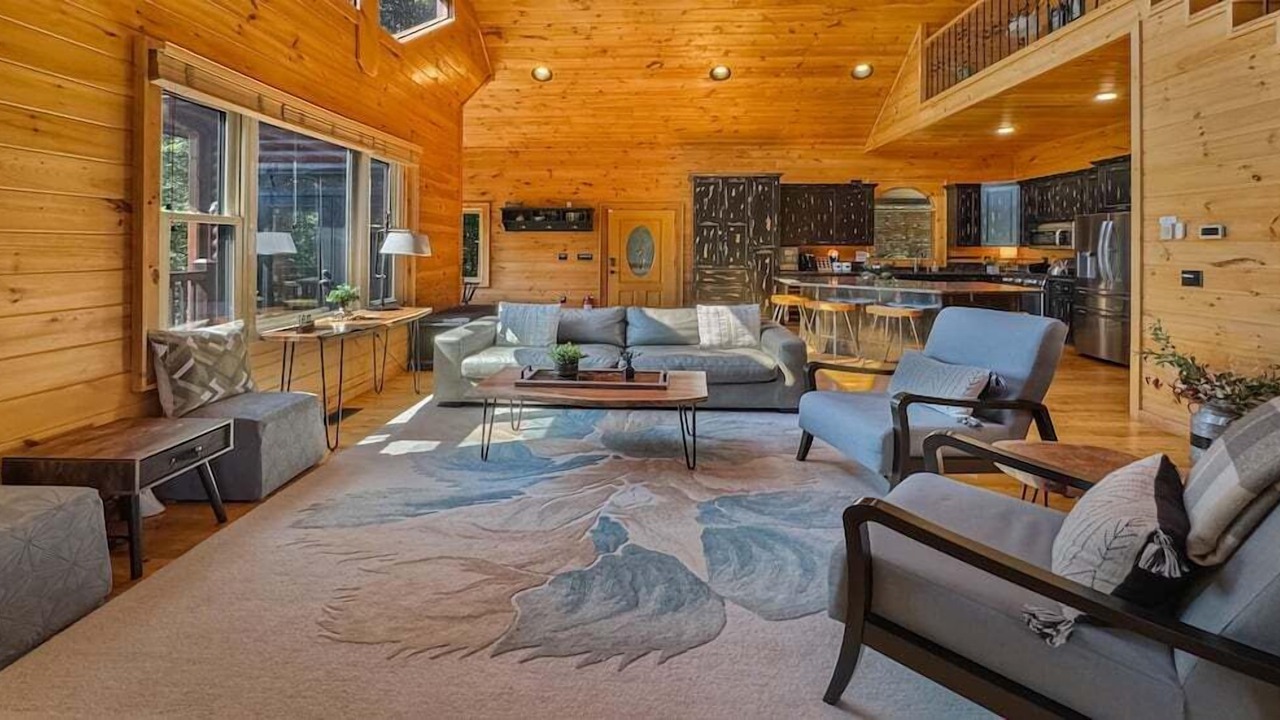 Photo of Livingroom in Foxfire Estates