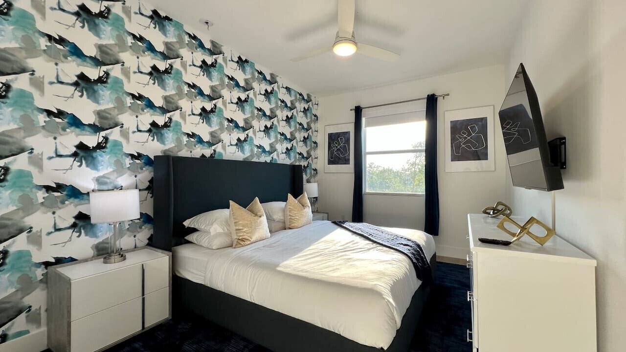 Photo of Bedroom in Ludlam