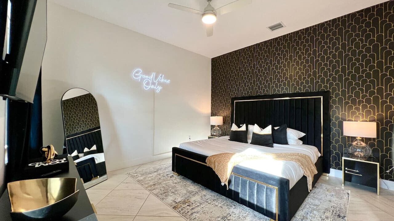 Photo of Bedroom in Ludlam