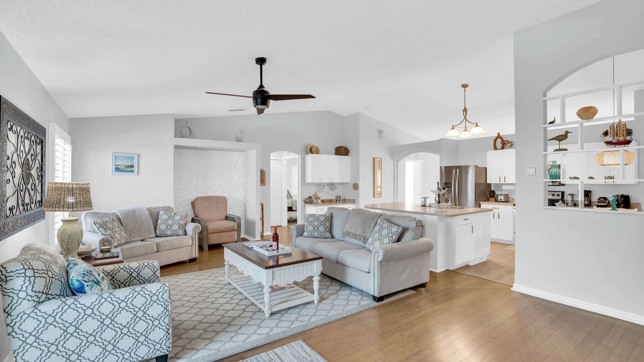 Photo of Livingroom in Sebastian Highlands