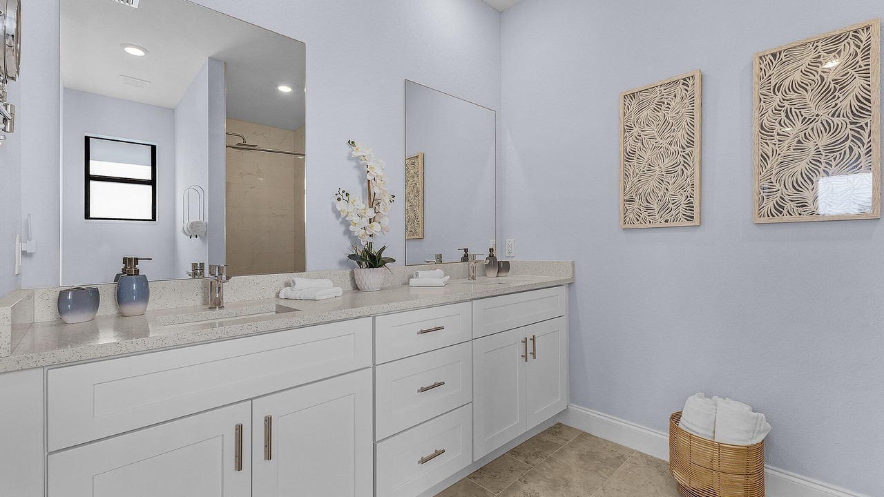 Photo of Bathroom in Diplomat