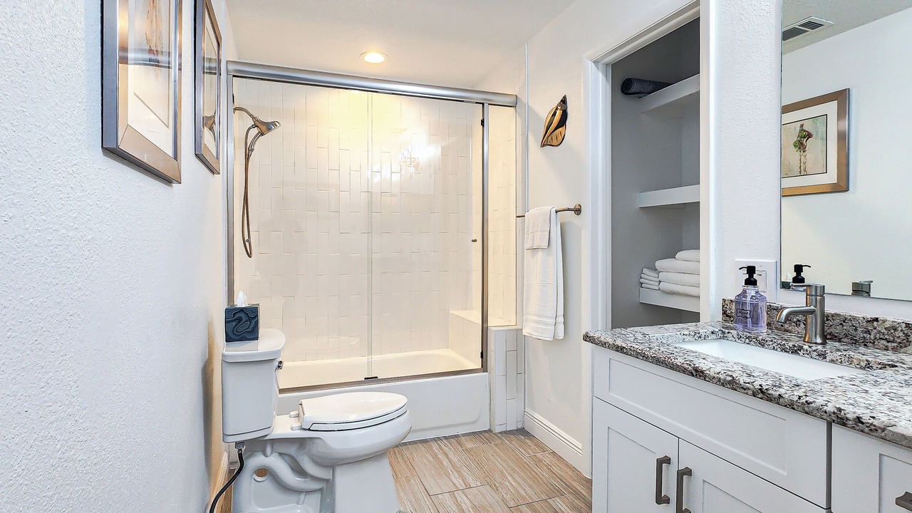 Photo of Bathroom in Seminole