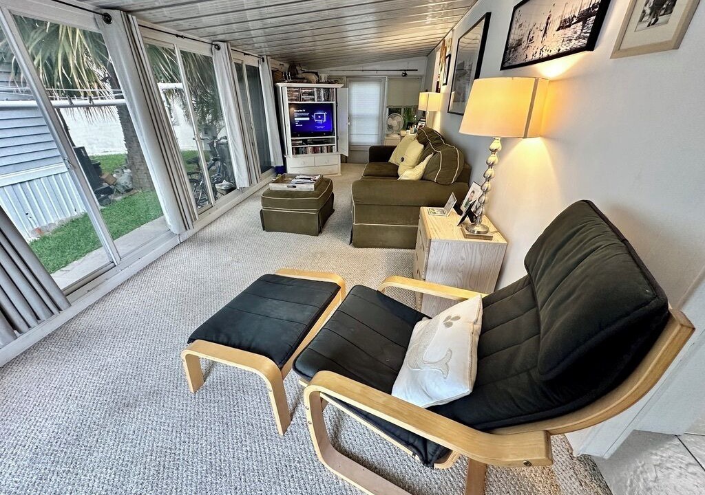 Photo of Livingroom in Nettles Island