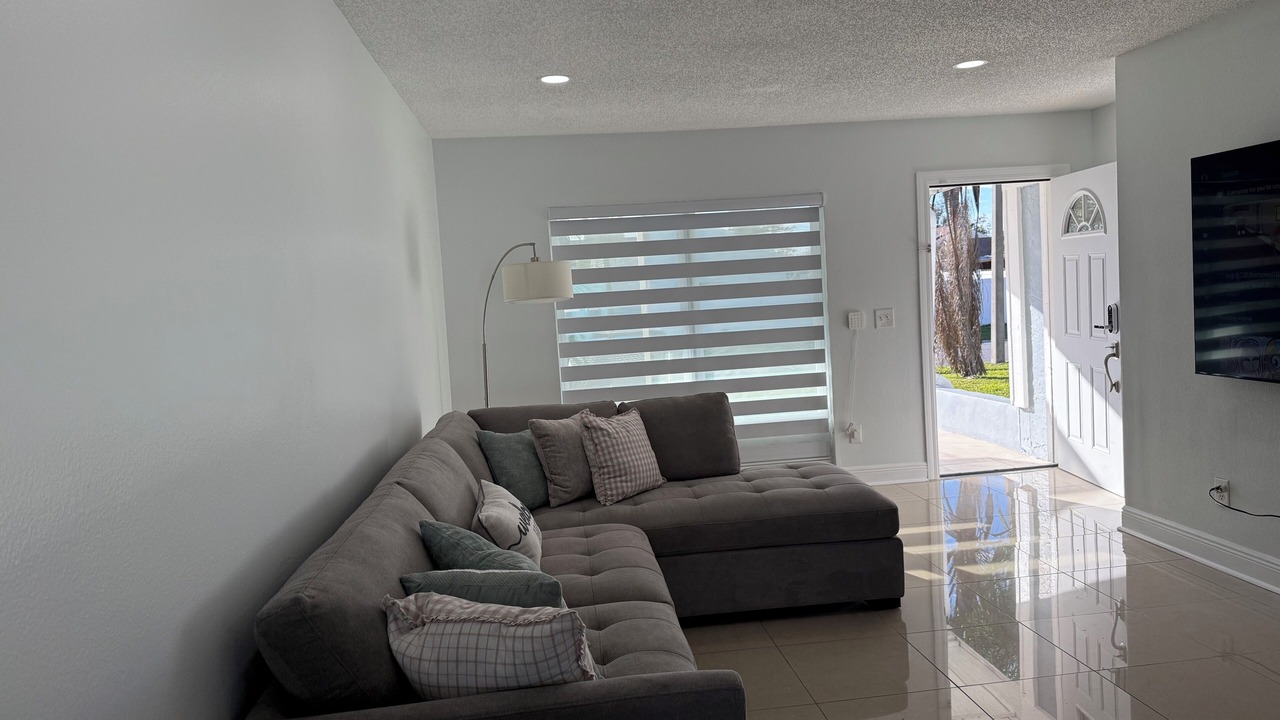 Photo of Livingroom in Bearss Plaza