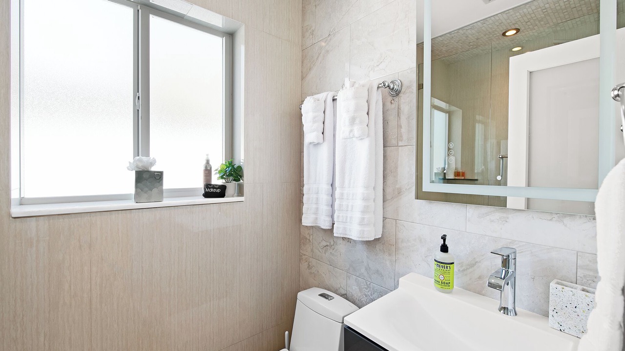 Photo of Bathroom in Poinsettia Heights
