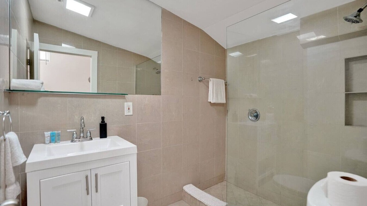 Photo of Bathroom in Sailboat Bend