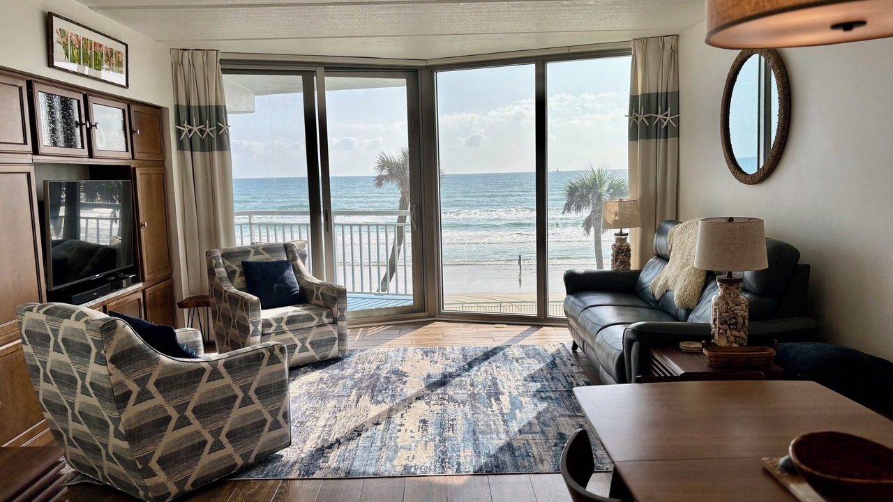 Photo of Livingroom in Ocean View Halifax Estates