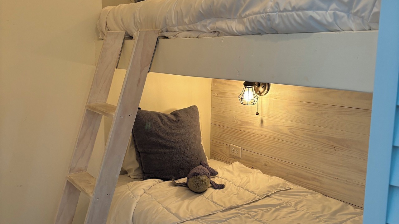 Photo of Bedroom in Ocean View Halifax Estates