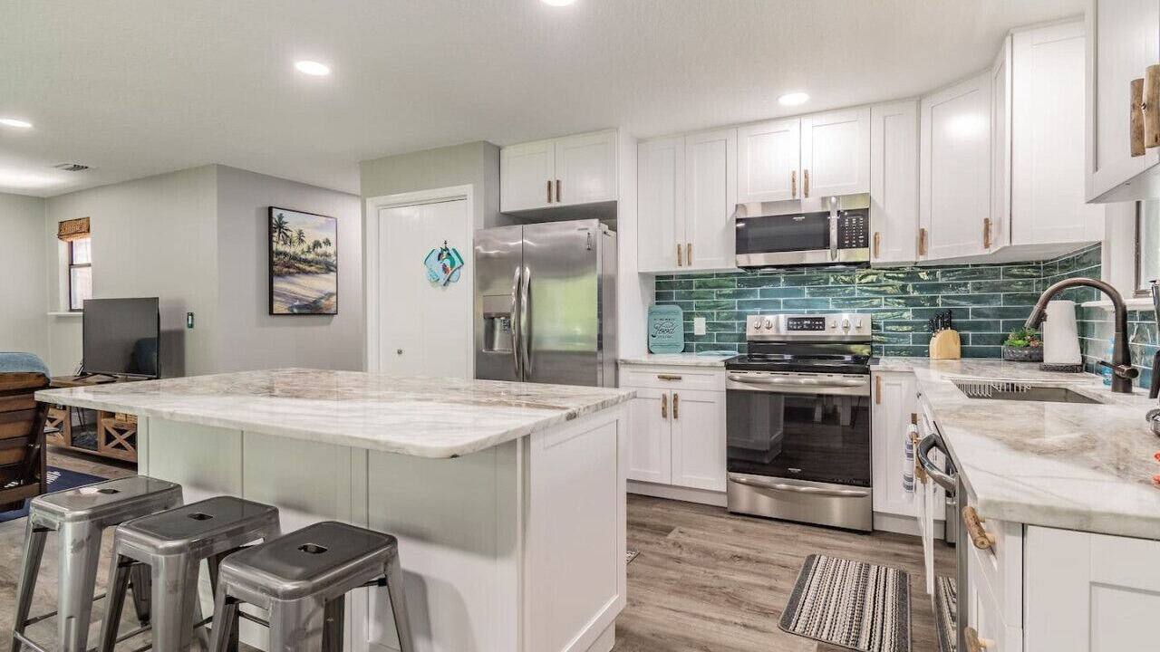 Photo of Kitchen in Weeki Wachee Gardens