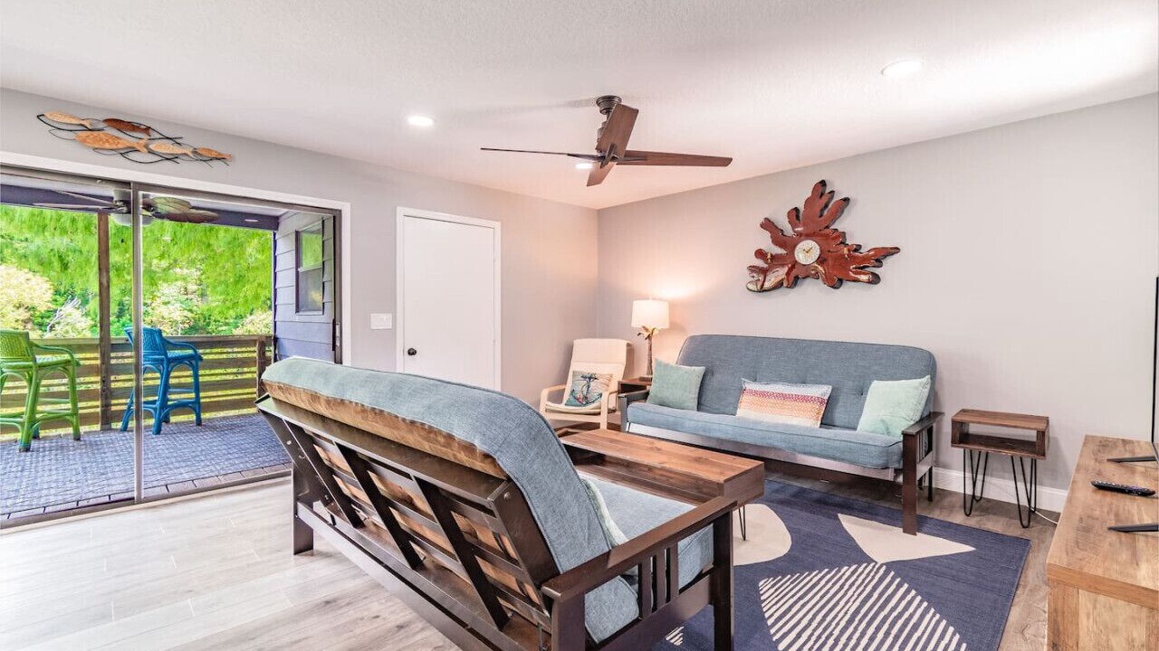 Photo of Livingroom in Weeki Wachee Gardens