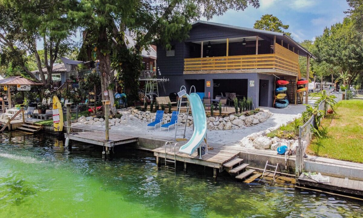 Photo of Outdoor in Weeki Wachee Gardens