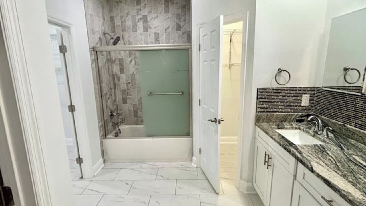 Photo of Bathroom in Lake Magdalene