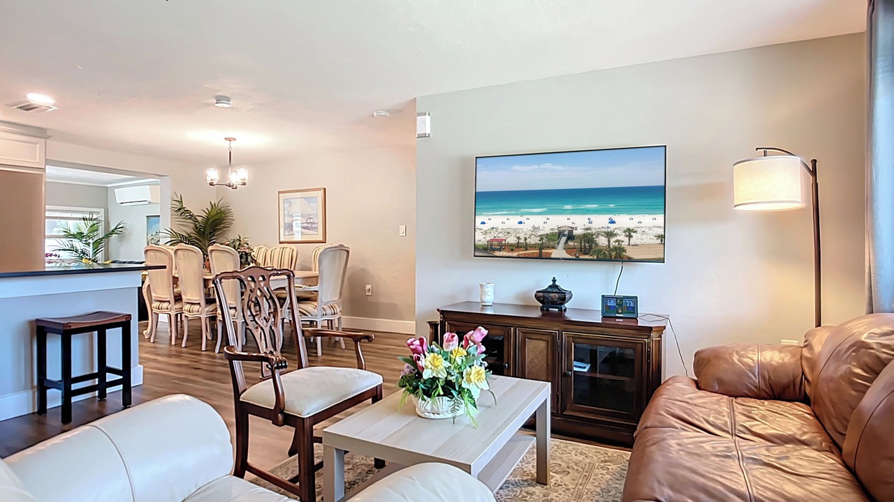 Photo of Livingroom in Gulf Gate Estates