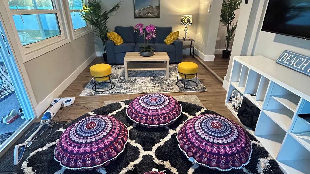 Photo of Livingroom in Gulf Gate Estates