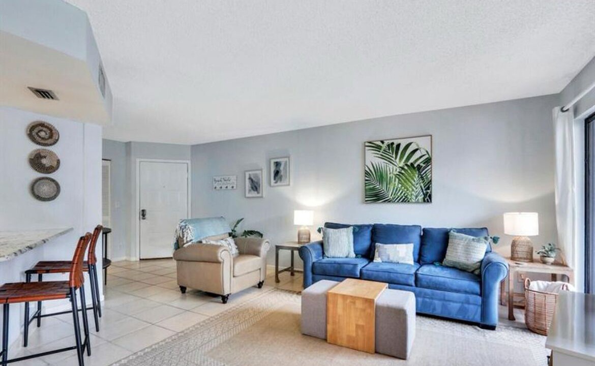 Photo of Livingroom in Jupiter One