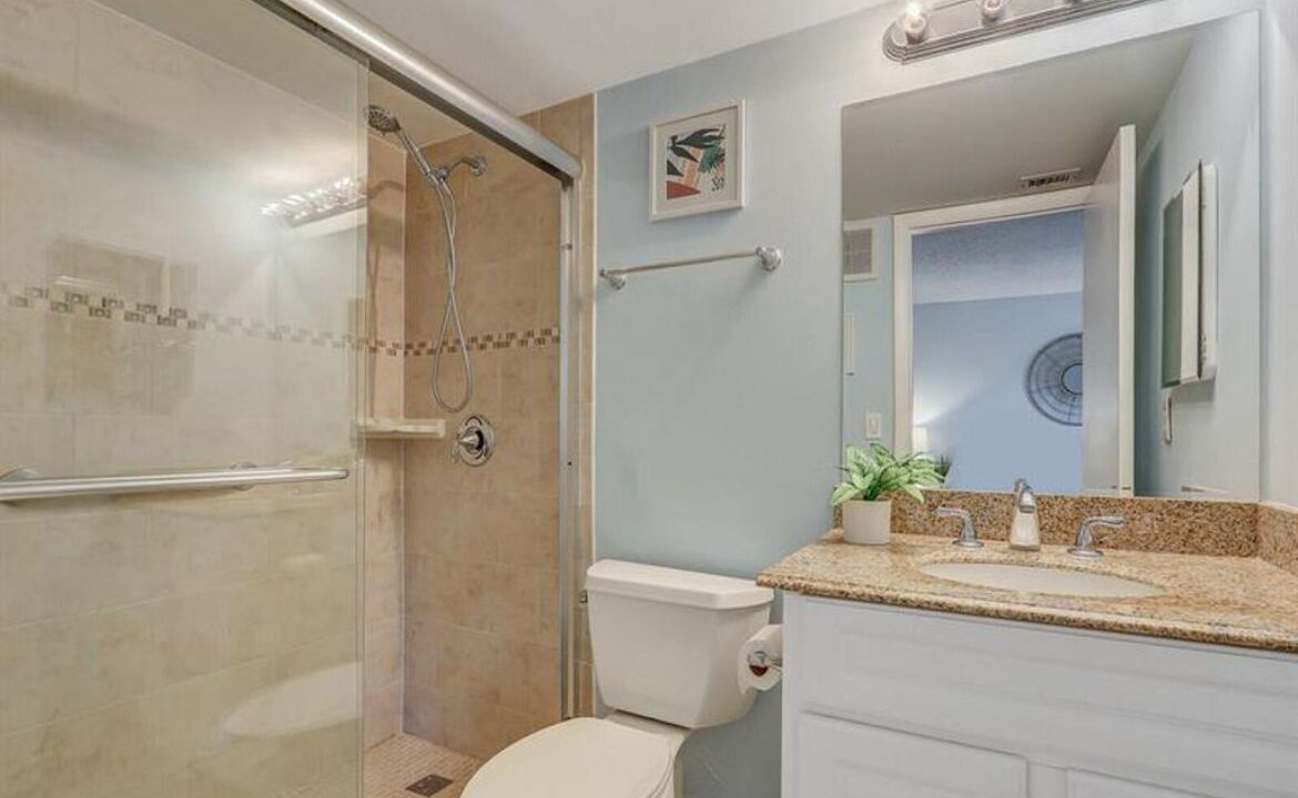 Photo of Bathroom in Jupiter One