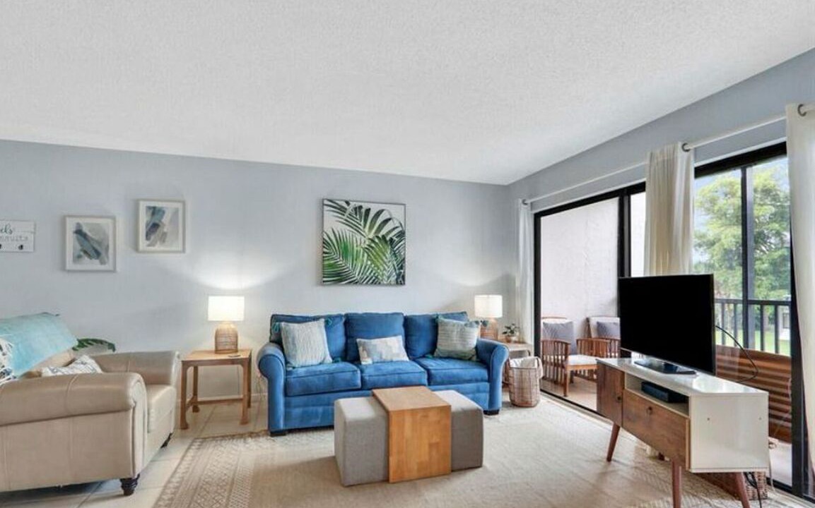 Photo of Livingroom in Jupiter One