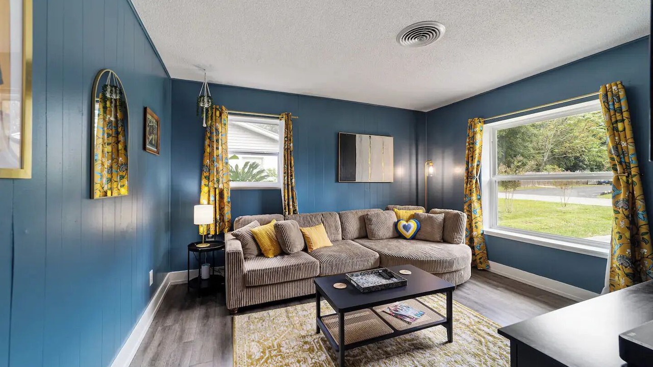 Photo of Livingroom in Fort King District
