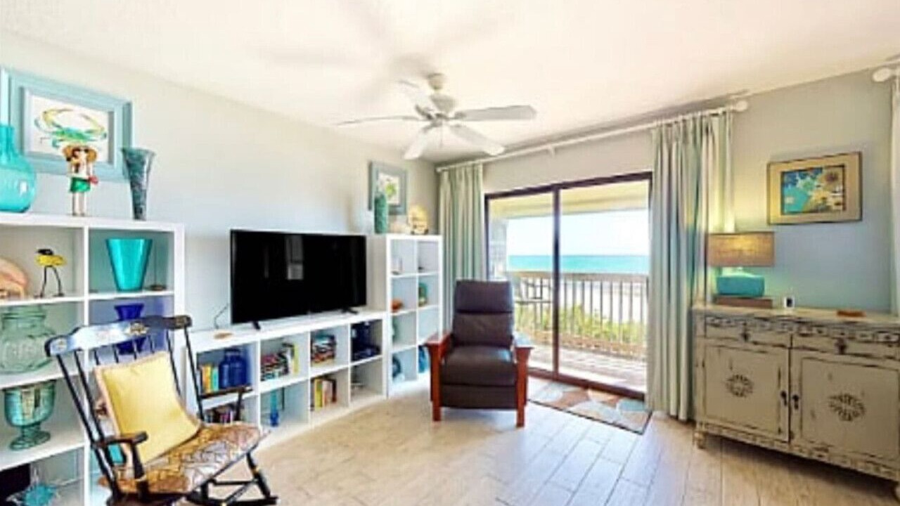 Photo of Livingroom in Melbourne Beach