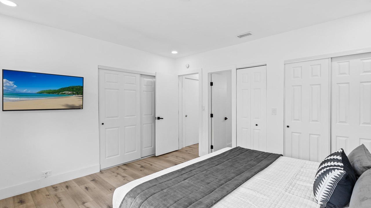 Photo of Bedroom in Hallandale Beach