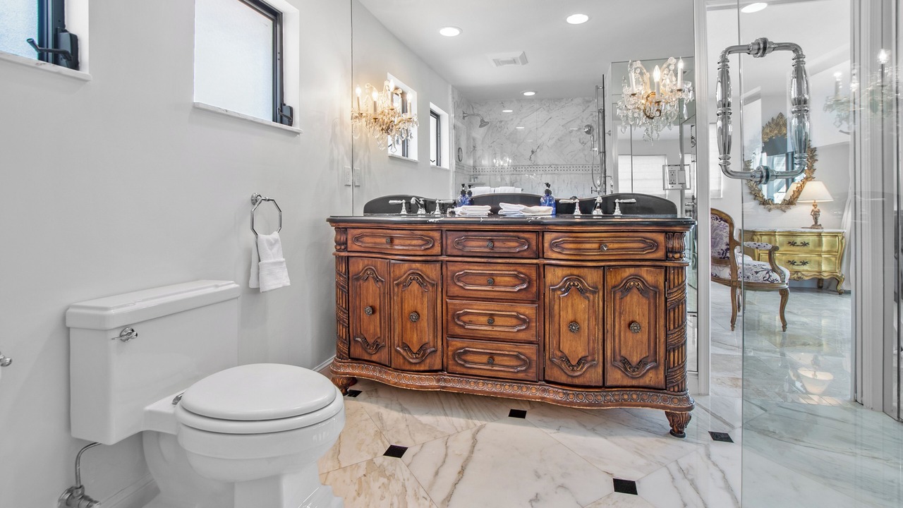 Photo of Bathroom in Isles of Capri