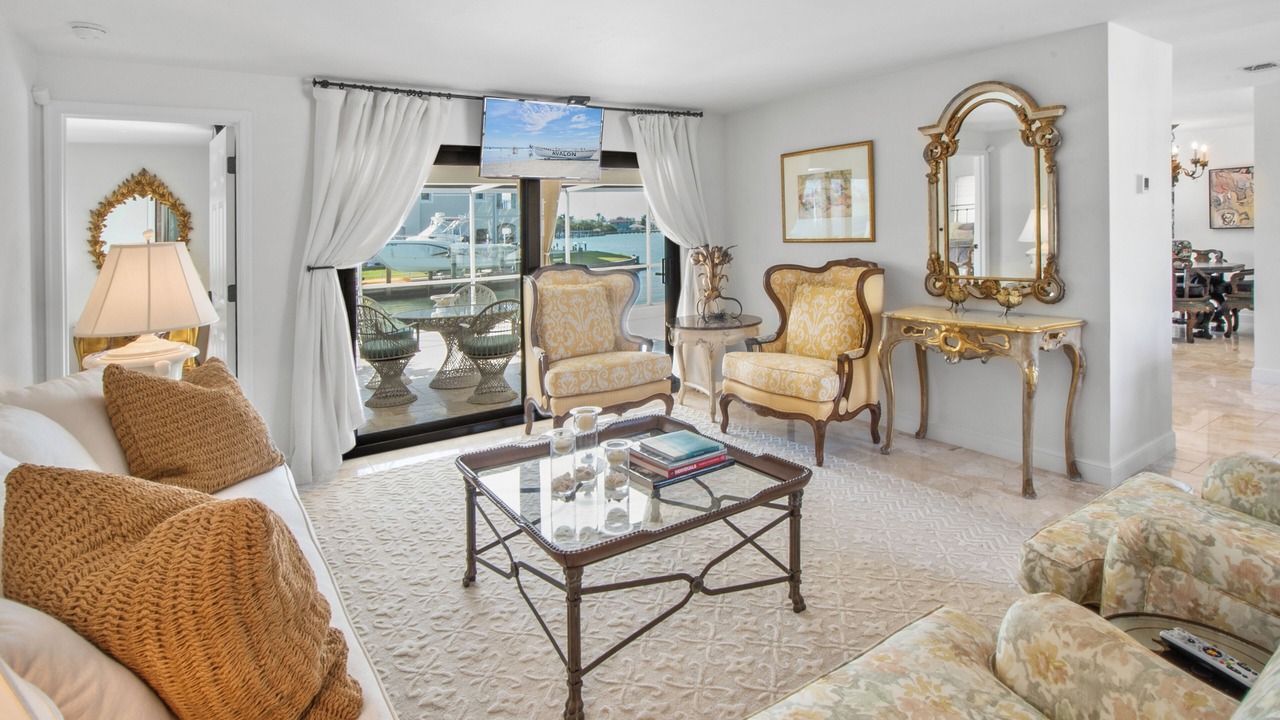 Photo of Livingroom in Isles of Capri