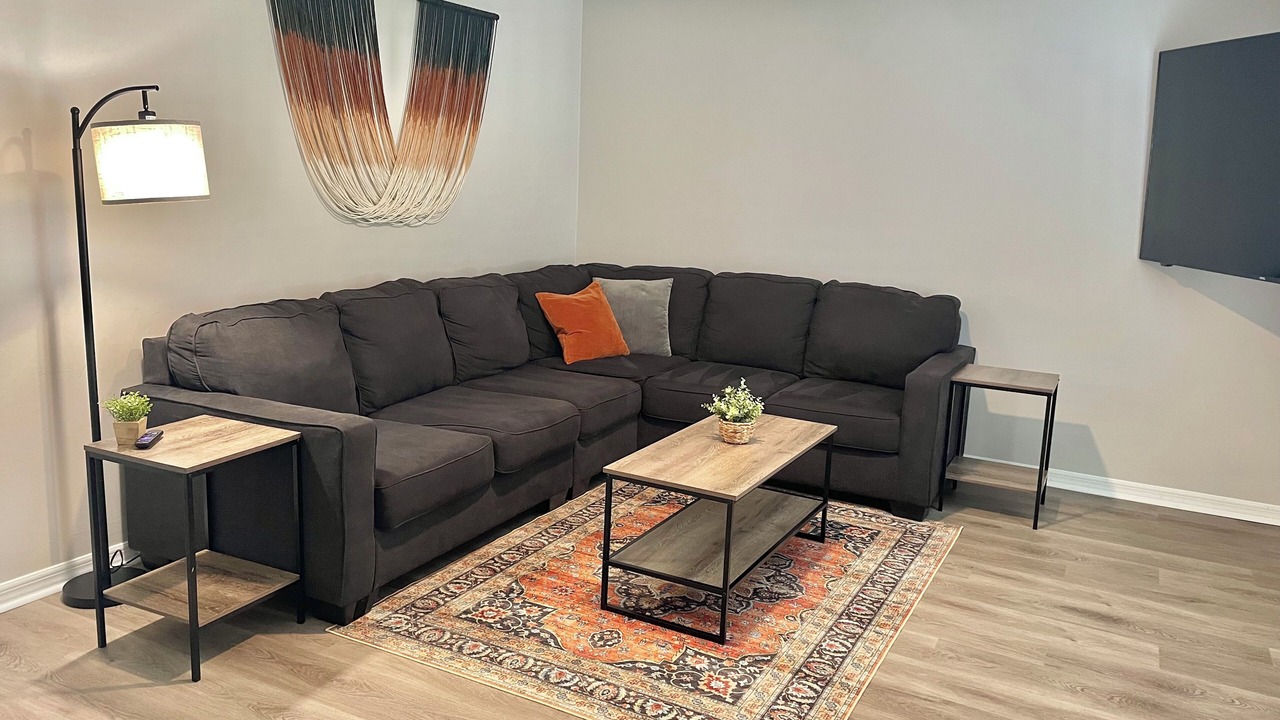 Photo of Livingroom in Lakeshore South