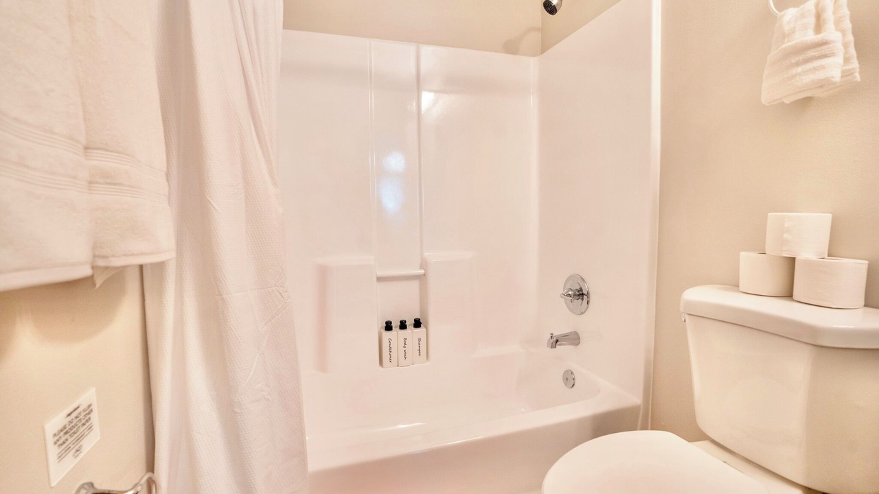 Photo of Bathroom in Lakeshore South