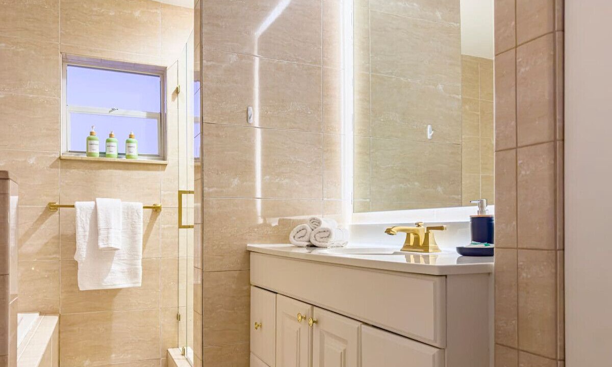 Photo of Bathroom in Plantation