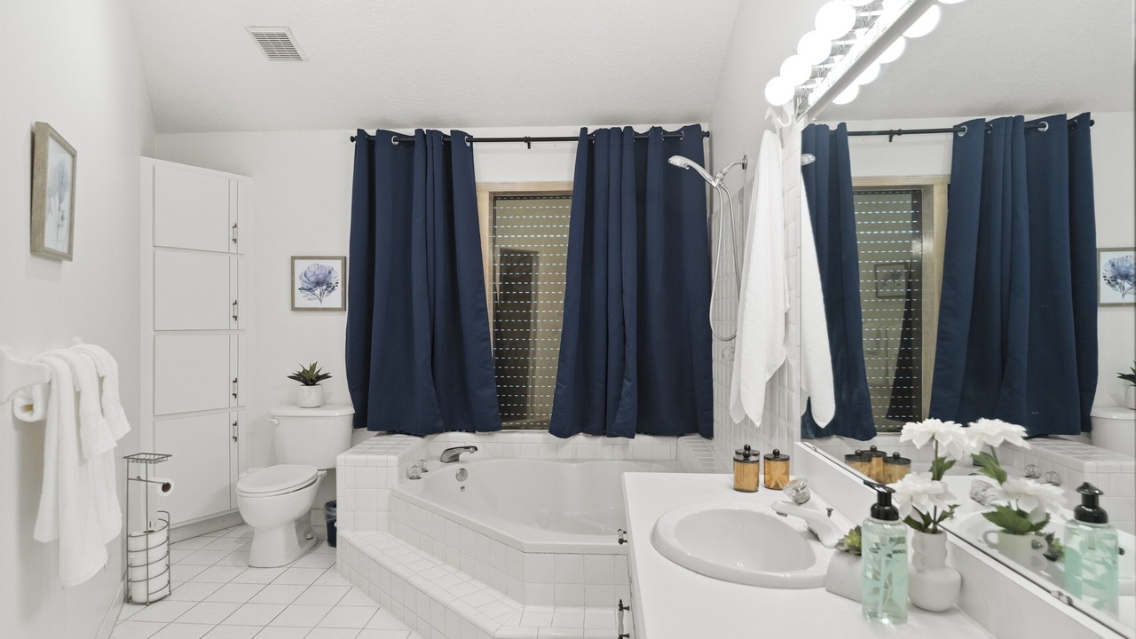 Photo of Bathroom in Marineland Acres