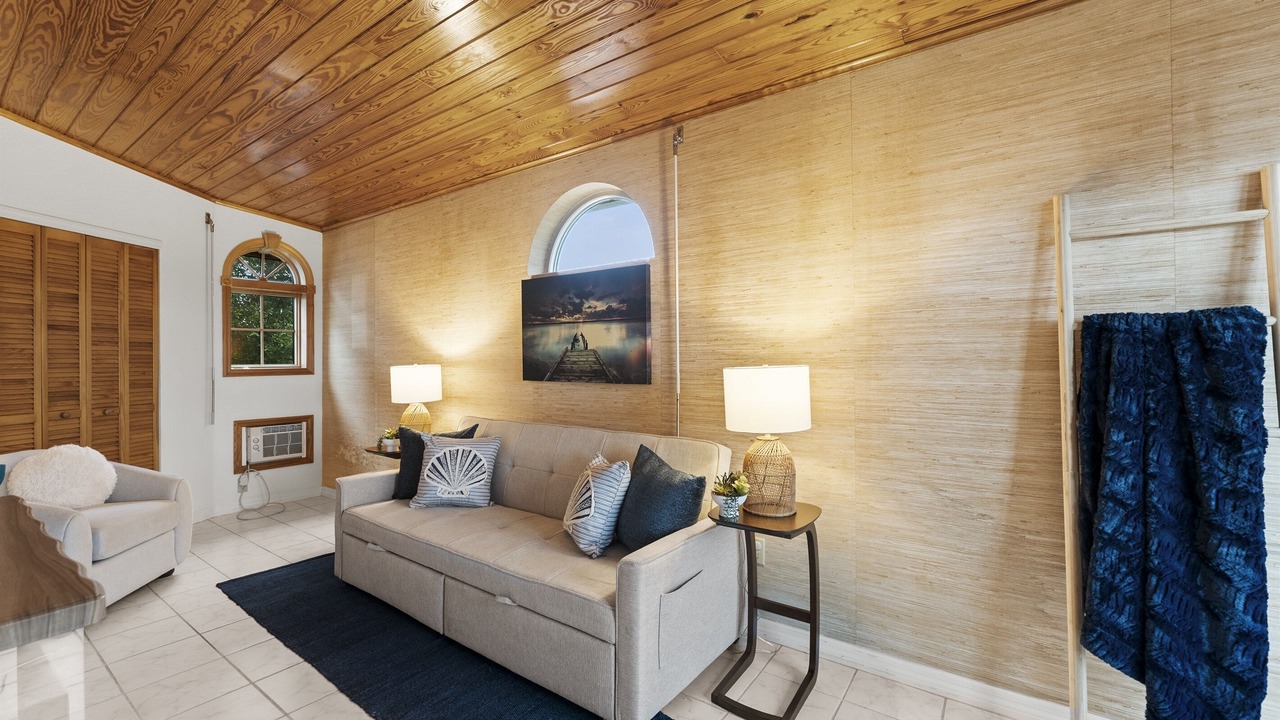 Photo of Bedroom in Marineland Acres