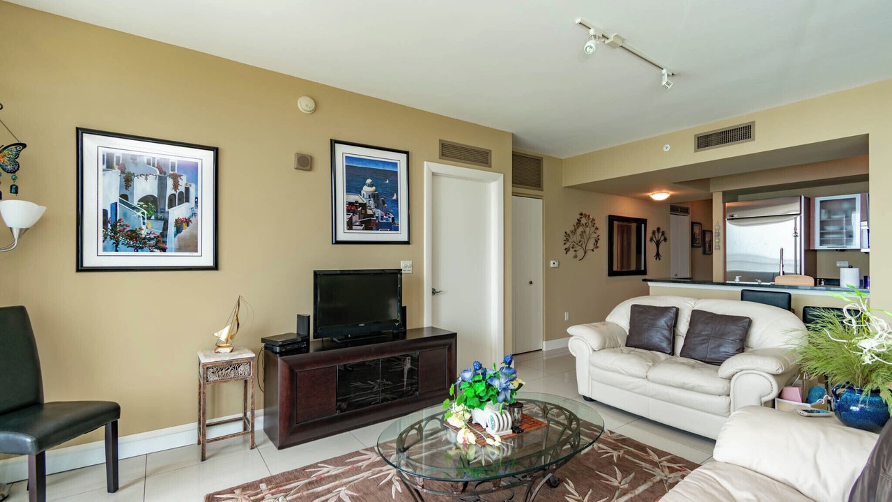 Photo of Livingroom in Edgewood