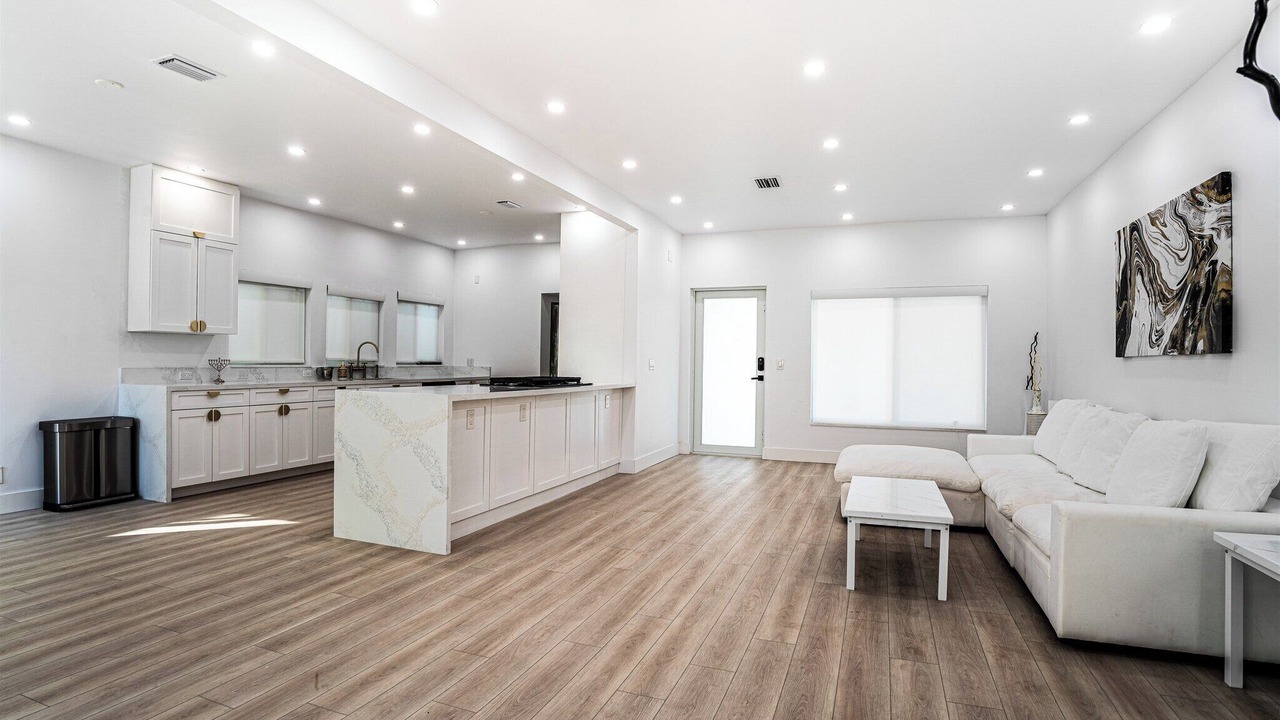Photo of Livingroom in North Beach