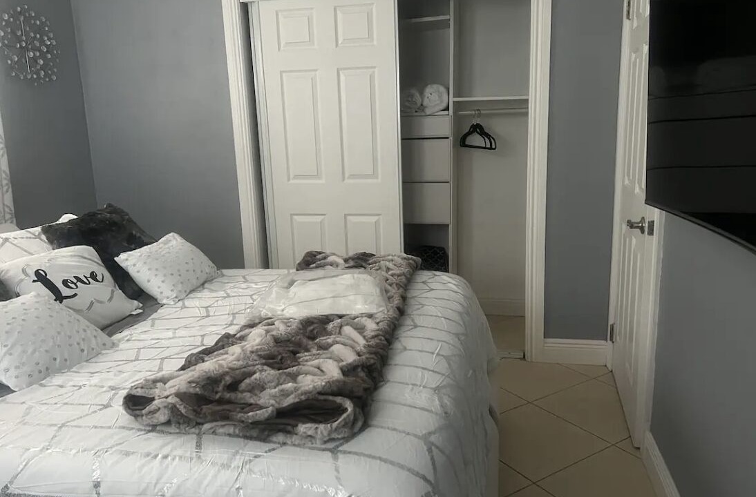 Photo of Bedroom in Olympia Heights
