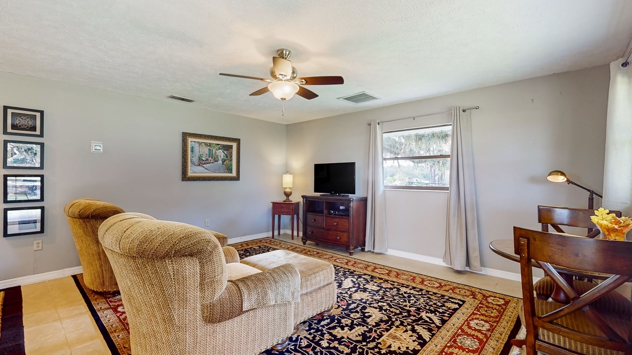 Photo of Livingroom in Micanopy